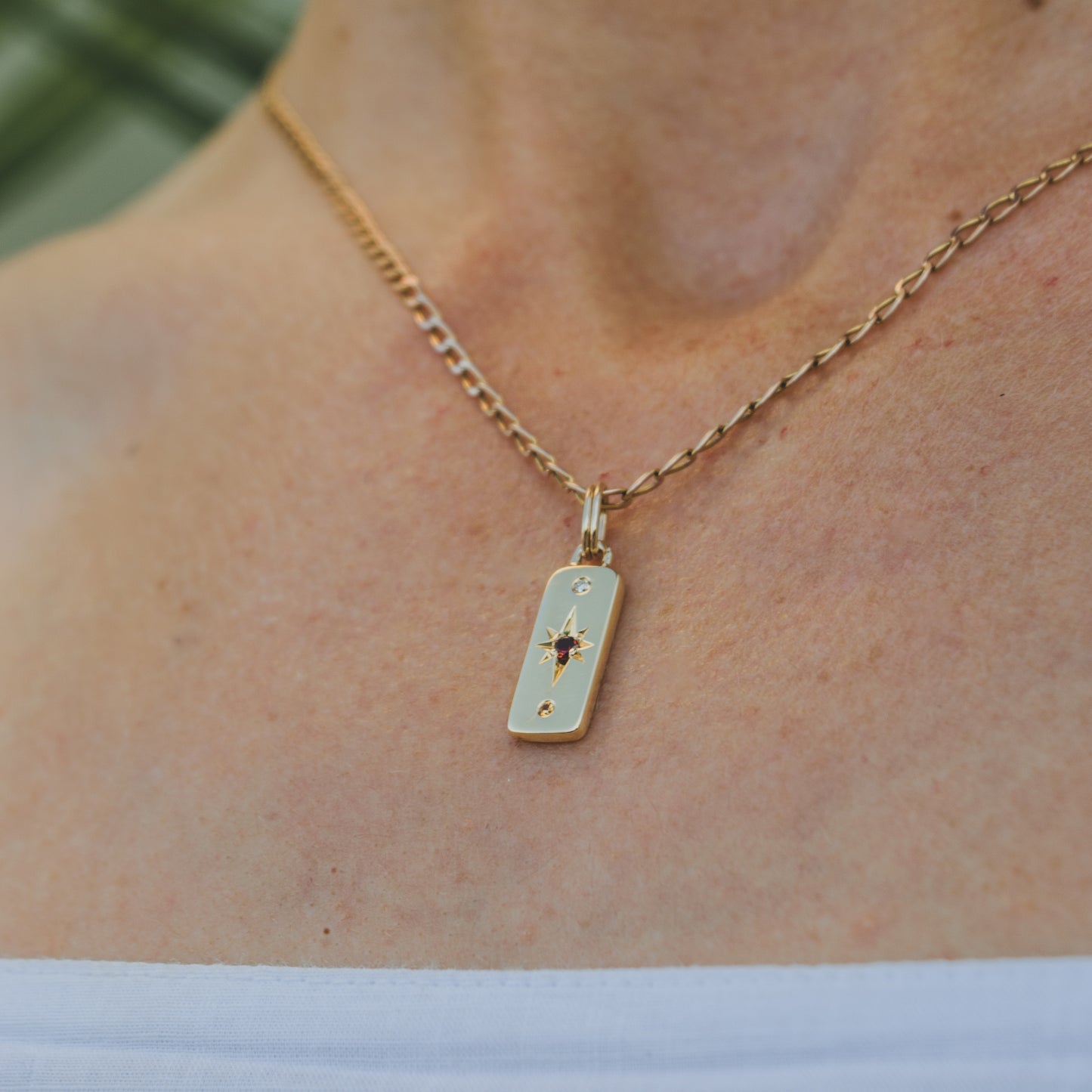 Presence Pendant. Small pendant. Gold pendant. Diamond pendant.